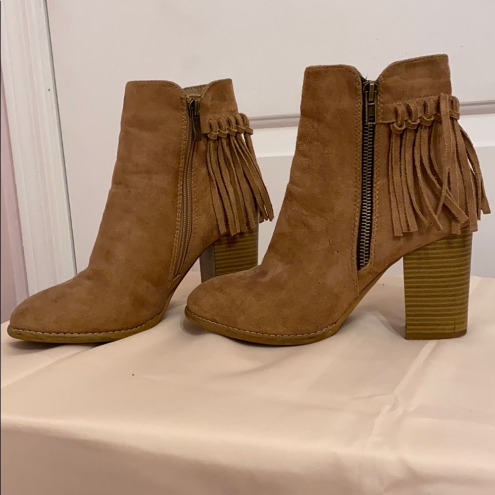 Boots - Picture 3 of 3